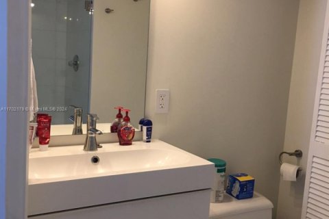 Condo in Aventura, Florida, 2 bedrooms  № 1862245 - photo 3