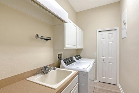 House in Bradenton, Florida 3 bedrooms, 294.96 sq.m. № 2342651 - photo 18
