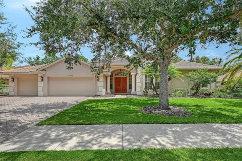 House in Bradenton, Florida 3 bedrooms, 294.96 sq.m. № 2342651
