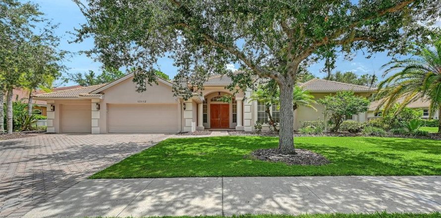 House in Bradenton, Florida 3 bedrooms, 294.96 sq.m. № 2342651