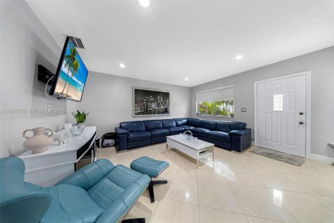 Touwnhouse à vendre à Cutler Bay, Floride: 2 chambres, 96.15 m2 № 2046167 - photo 21