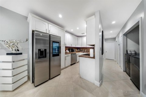 Touwnhouse à vendre à Cutler Bay, Floride: 2 chambres, 96.15 m2 № 2046167 - photo 24