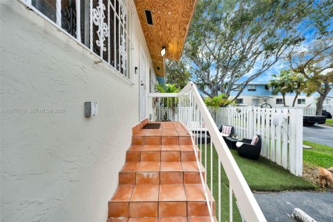 Touwnhouse à vendre à Cutler Bay, Floride: 2 chambres, 96.15 m2 № 2046167 - photo 2