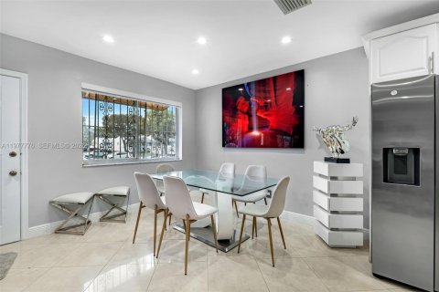 Touwnhouse à vendre à Cutler Bay, Floride: 2 chambres, 96.15 m2 № 2046167 - photo 20