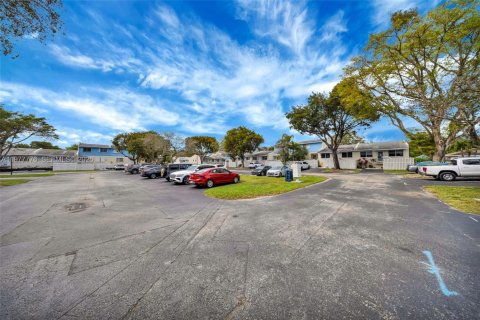 Touwnhouse à vendre à Cutler Bay, Floride: 2 chambres, 96.15 m2 № 2046167 - photo 5