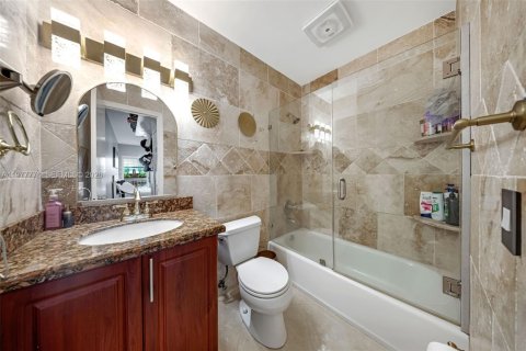 Touwnhouse à vendre à Cutler Bay, Floride: 2 chambres, 96.15 m2 № 2046167 - photo 11