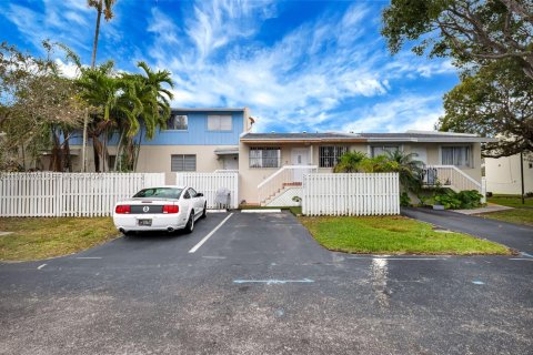 Touwnhouse à vendre à Cutler Bay, Floride: 2 chambres, 96.15 m2 № 2046167 - photo 6