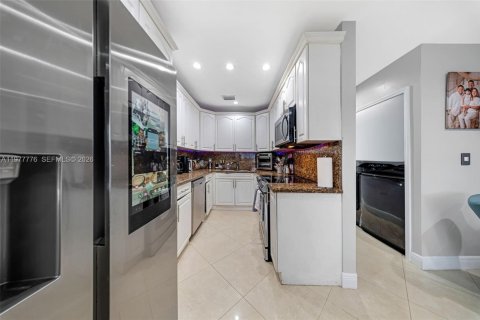 Touwnhouse à vendre à Cutler Bay, Floride: 2 chambres, 96.15 m2 № 2046167 - photo 22