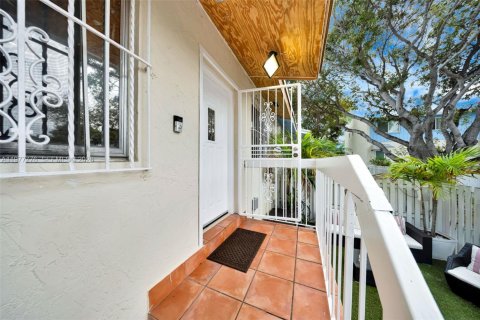 Touwnhouse à vendre à Cutler Bay, Floride: 2 chambres, 96.15 m2 № 2046167 - photo 4