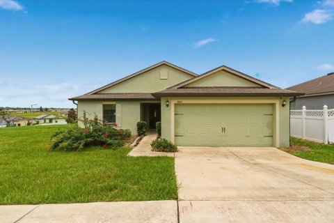 House in Dundee, Florida 3 bedrooms, 145.21 sq.m. № 2279924