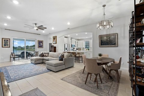 House in Vero Beach, Florida 3 bedrooms, 214.79 sq.m. № 2086641 - photo 4