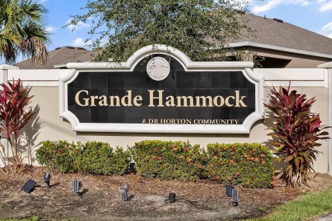 House in Vero Beach, Florida 3 bedrooms, 214.79 sq.m. № 2086641 - photo 30