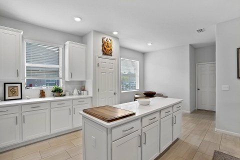 House in Vero Beach, Florida 3 bedrooms, 214.79 sq.m. № 2086641 - photo 8