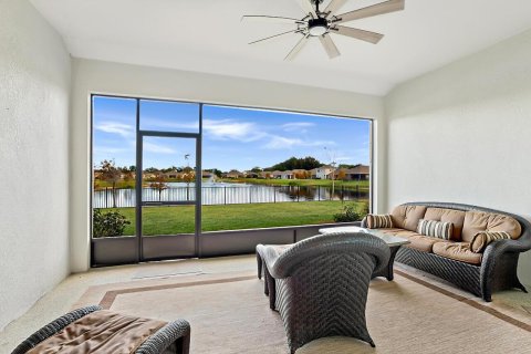 House in Vero Beach, Florida 3 bedrooms, 214.79 sq.m. № 2086641 - photo 24