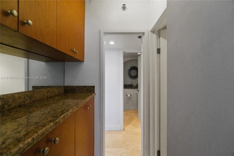 Снять в аренду кондоминиум в Майами-Бич, Флорида 2 спальни, 110.55м2, № 2082521 - фото 13