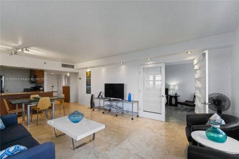 Снять в аренду кондоминиум в Майами-Бич, Флорида 2 спальни, 110.55м2, № 2082521 - фото 9