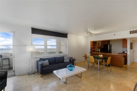Снять в аренду кондоминиум в Майами-Бич, Флорида 2 спальни, 110.55м2, № 2082521 - фото 8