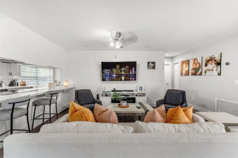 Casa en venta en Homestead, Florida, 3 dormitorios, 128.95 m2 № 2001793 - foto 9