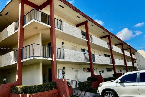 Condo in Pembroke Pines, Florida, 1 bedroom  № 2003652 - photo 22
