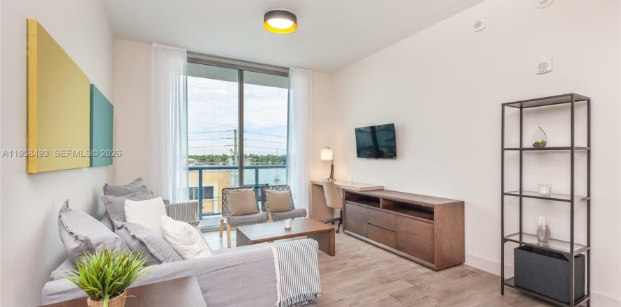 Condominio en Hollywood, Florida, 1 dormitorio № 2020787