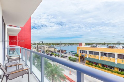 Condominio en venta en Hollywood, Florida, 1 dormitorio № 2020787 - foto 20