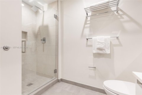 Condominio en venta en Hollywood, Florida, 1 dormitorio № 2020787 - foto 10