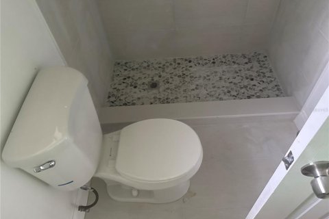 Снять в аренду виллу или дом в Силвер-Спрингс-Шорс, Флорида 3 спальни, 203.27м2, № 1849559 - фото 30