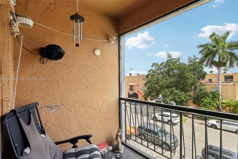 Condominio en venta en Hialeah, Florida, 2 dormitorios, 96.8 m2 № 2186164 - foto 27