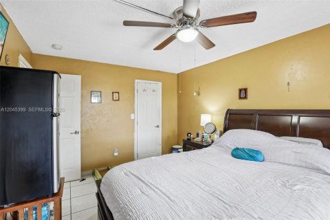 Condominio en venta en Hialeah, Florida, 2 dormitorios, 96.8 m2 № 2186164 - foto 25