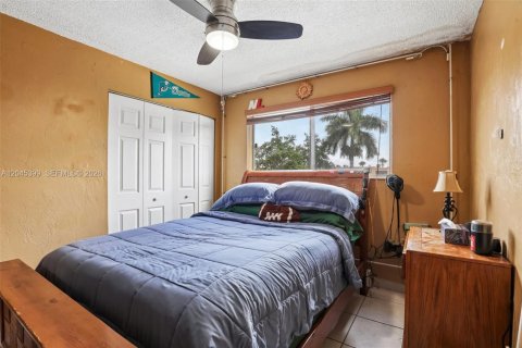 Condominio en venta en Hialeah, Florida, 2 dormitorios, 96.8 m2 № 2186164 - foto 21