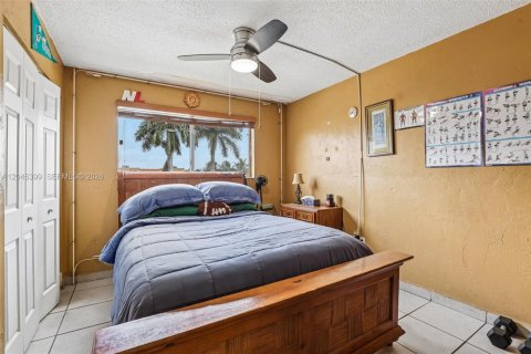 Condominio en venta en Hialeah, Florida, 2 dormitorios, 96.8 m2 № 2186164 - foto 20