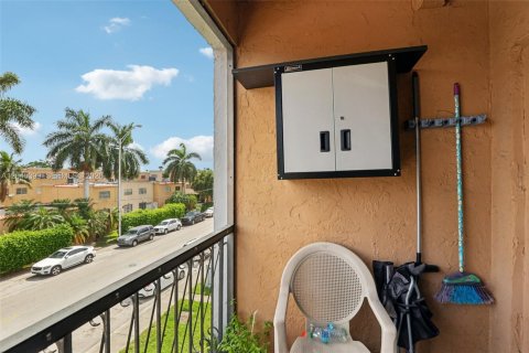 Condominio en venta en Hialeah, Florida, 2 dormitorios, 96.8 m2 № 2186164 - foto 28