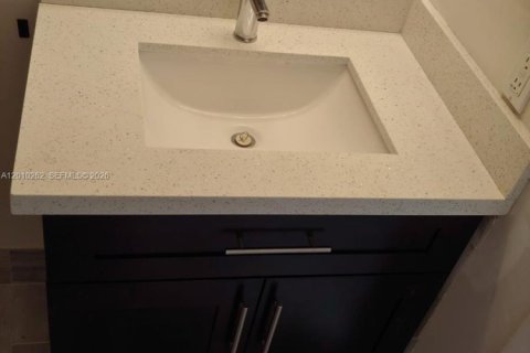 Copropriété à vendre à Cutler Bay, Floride: 2 chambres, 103.4 m2 № 2090322 - photo 11