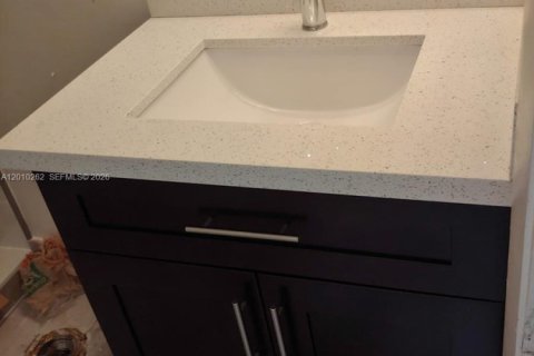 Copropriété à vendre à Cutler Bay, Floride: 2 chambres, 103.4 m2 № 2090322 - photo 12
