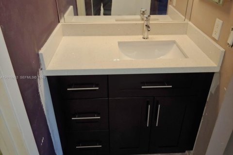 Copropriété à vendre à Cutler Bay, Floride: 2 chambres, 103.4 m2 № 2090322 - photo 29