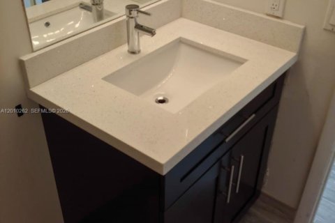 Copropriété à vendre à Cutler Bay, Floride: 2 chambres, 103.4 m2 № 2090322 - photo 24