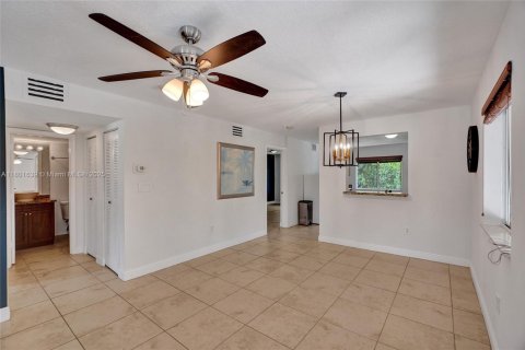 Condo in Davie, Florida, 2 bedrooms  № 1727710 - photo 6