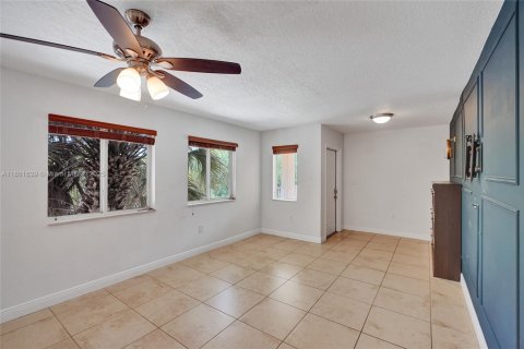 Condo in Davie, Florida, 2 bedrooms  № 1727710 - photo 5