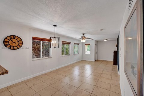 Condo in Davie, Florida, 2 bedrooms  № 1727710 - photo 8