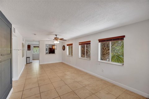 Condo in Davie, Florida, 2 bedrooms  № 1727710 - photo 3