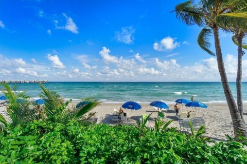 Condominio en venta en Hallandale Beach, Florida, 1 dormitorio, 68.38 m2 № 1878656 - foto 3