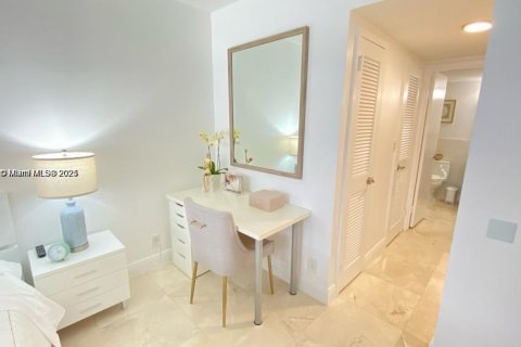 Condominio en venta en Hallandale Beach, Florida, 1 dormitorio, 68.38 m2 № 1878656 - foto 10