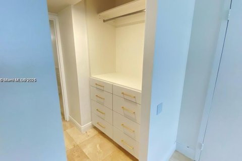 Condominio en venta en Hallandale Beach, Florida, 1 dormitorio, 68.38 m2 № 1878656 - foto 9