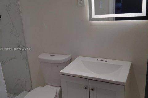 House in Miami Gardens, Florida 4 bedrooms, 147.71 sq.m. № 2030084 - photo 7