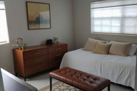 House in Miami Gardens, Florida 4 bedrooms, 147.71 sq.m. № 2030084 - photo 25