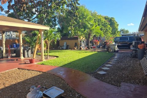 House in Miami Gardens, Florida 4 bedrooms, 147.71 sq.m. № 2030084 - photo 29