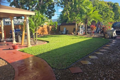 House in Miami Gardens, Florida 4 bedrooms, 147.71 sq.m. № 2030084 - photo 13