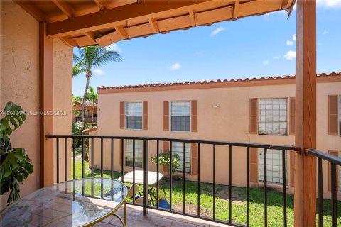 Copropriété à louer à Miami Lakes, Floride: 2 chambres, 75.81 m2 № 2366444 - photo 15