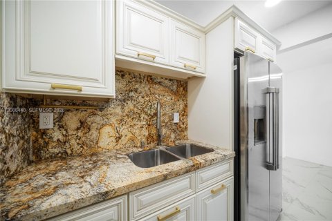 Copropriété à louer à Miami Lakes, Floride: 2 chambres, 75.81 m2 № 2366444 - photo 5