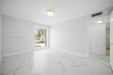 Copropriété à louer à Miami Lakes, Floride: 2 chambres, 75.81 m2 № 2366444 - photo 9